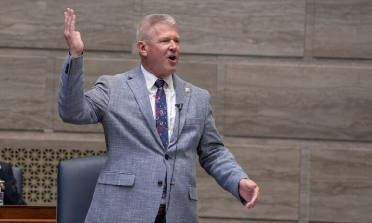 After hearing from Trump, Missouri GOP muscle gerrymandered map forward in state Senate