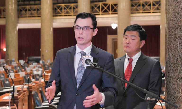 Trump-backed plan to gerrymander congressional districts advances in Missouri House