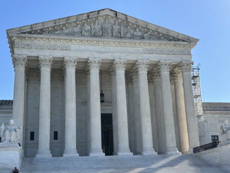 Trump administration urges Supreme Court to quickly overturn ruling against tariffs