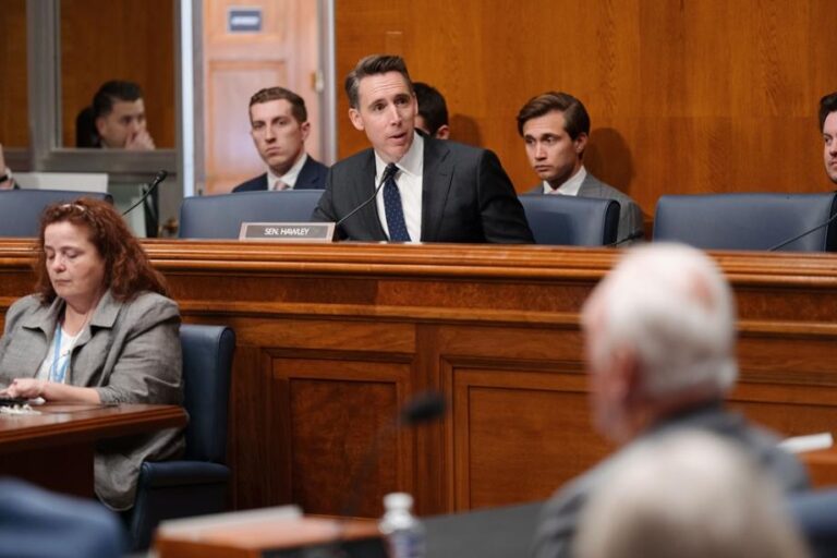 Hawley and Sanders question Boeing’s labor attorney about St. Louis strike