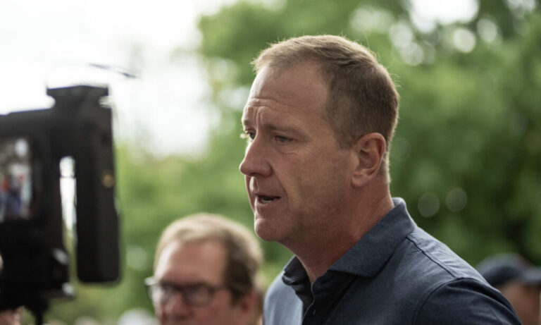 Eric Schmitt calls federal immigration agents in Minnesota ‘heroes’