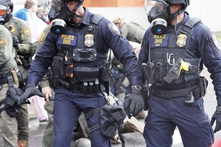 Democrats shrug as Trump threatens ‘sanctuary’ cities again with February funding cutoff