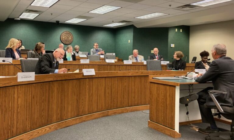 Missouri lawmakers advance proposal to make nonopioid pain treatments more accessible