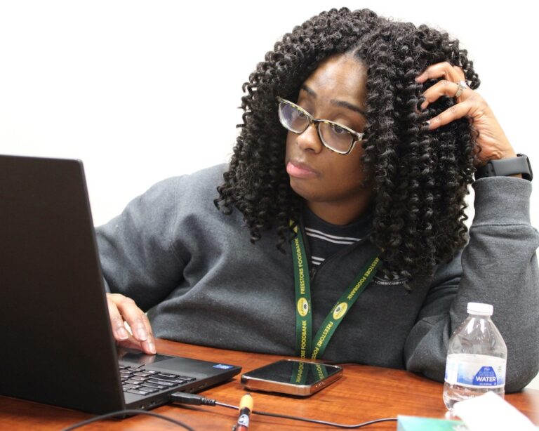 Navigator cuts leave Americans with less help to find Obamacare plans